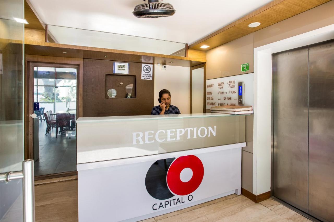 Capital O 35557 Hotel Aura Mumbai Exterior foto