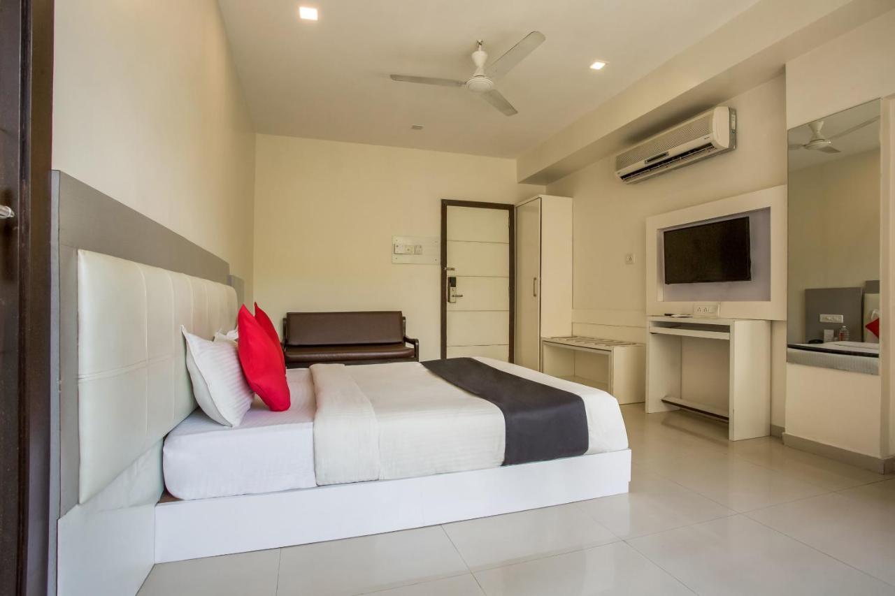 Capital O 35557 Hotel Aura Mumbai Exterior foto